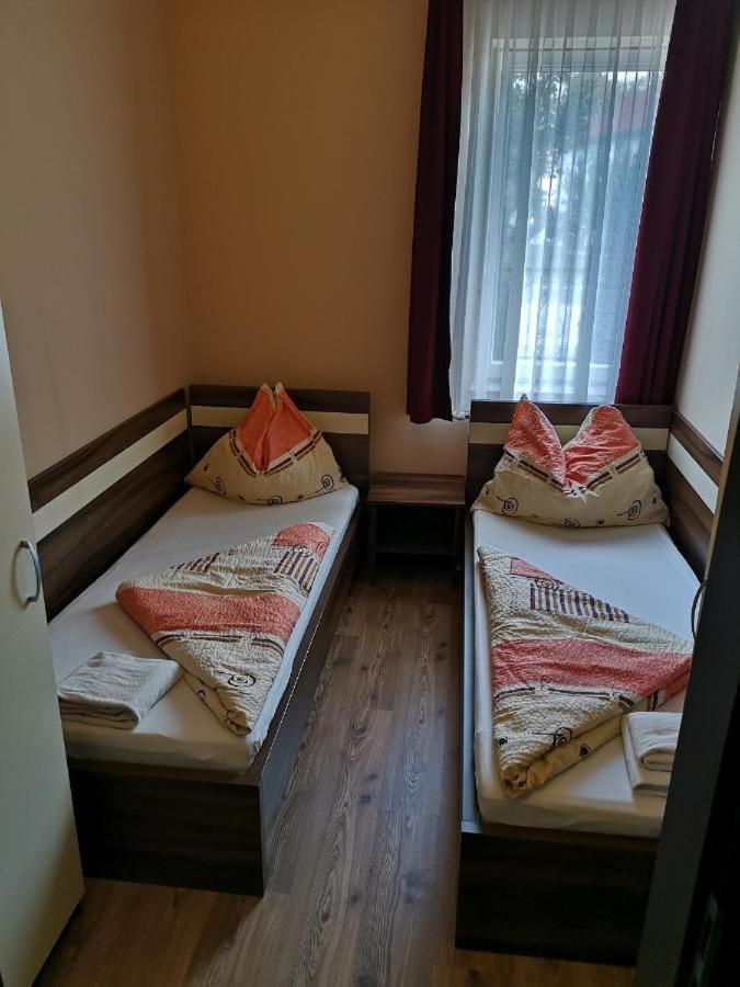 Borostyán Panzió Balatonfüred Acomodação com café da manhã Exterior foto